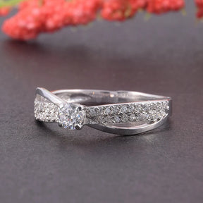 Anel  Elegante com Zircônia Cúbica