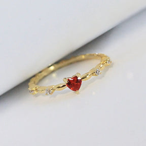 Anel Vermelho com Zircônia Cúbica