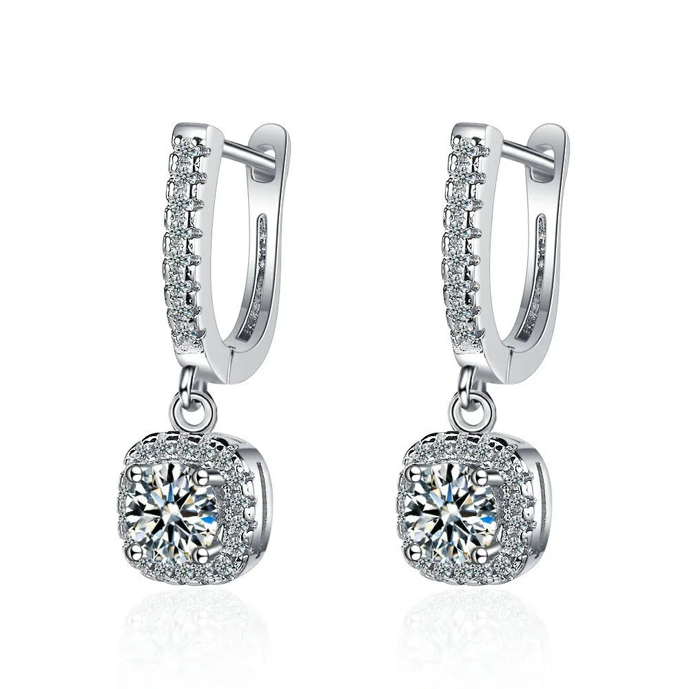 Moissanite Huggie Hoop Brinco para As Mulheres, Laboratório Criado Diamante, 925 Sterling Silver, Dainty Dangle, Jóias Finas, 2CT